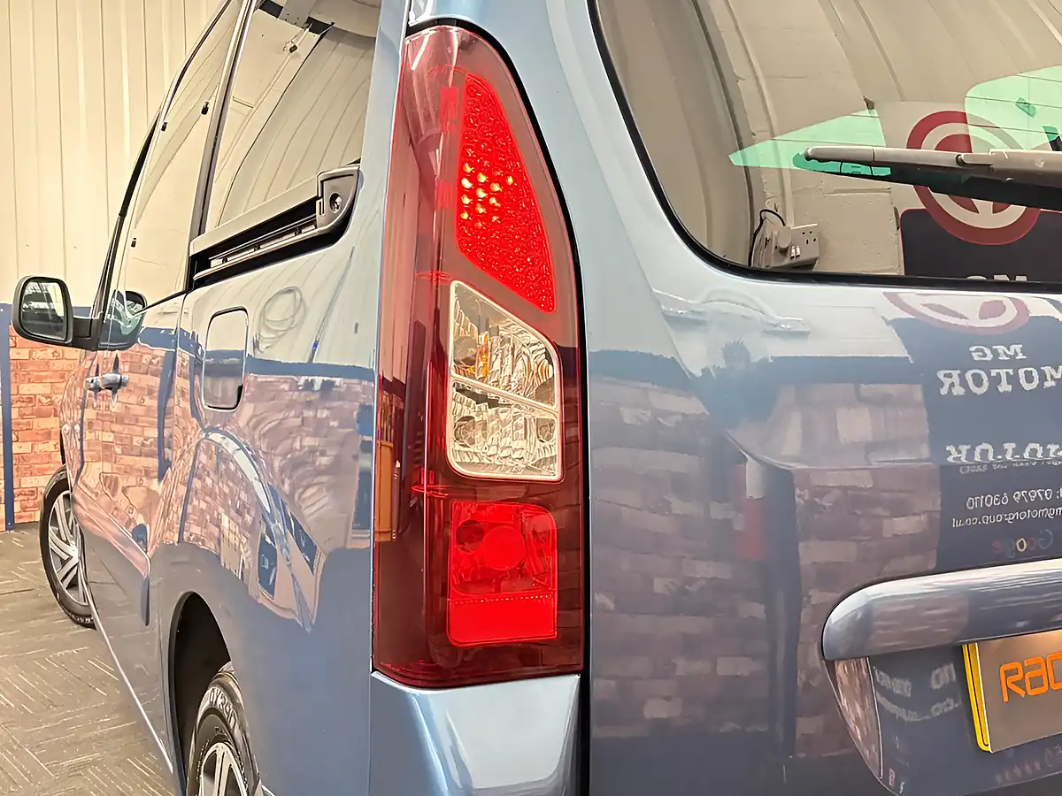 Used 2018 Citroen Berlingo Feel Multispace Blue - Interior and Exterior details 12