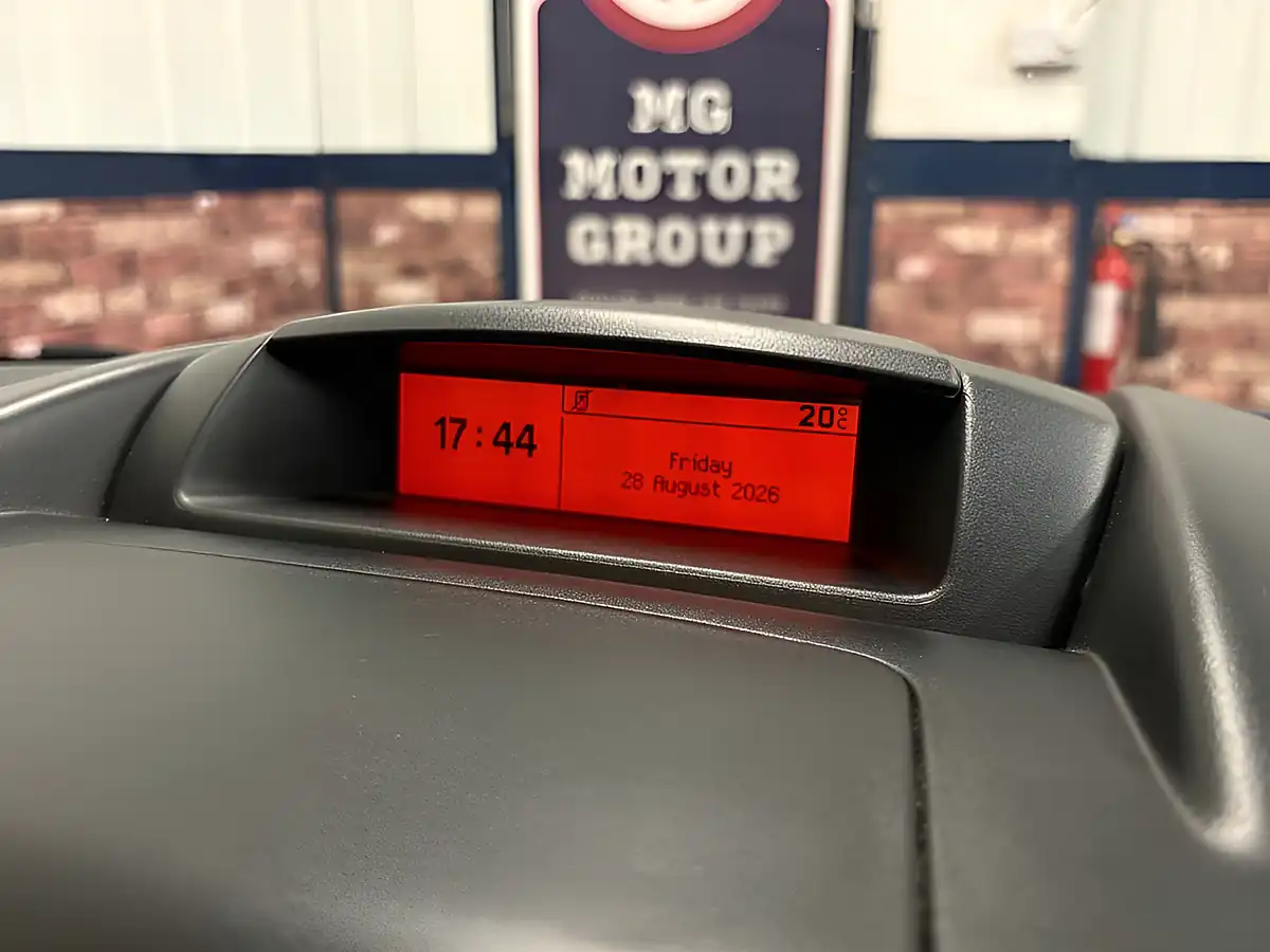 Used 2018 Citroen Berlingo Feel Multispace Blue - Interior and Exterior details 15