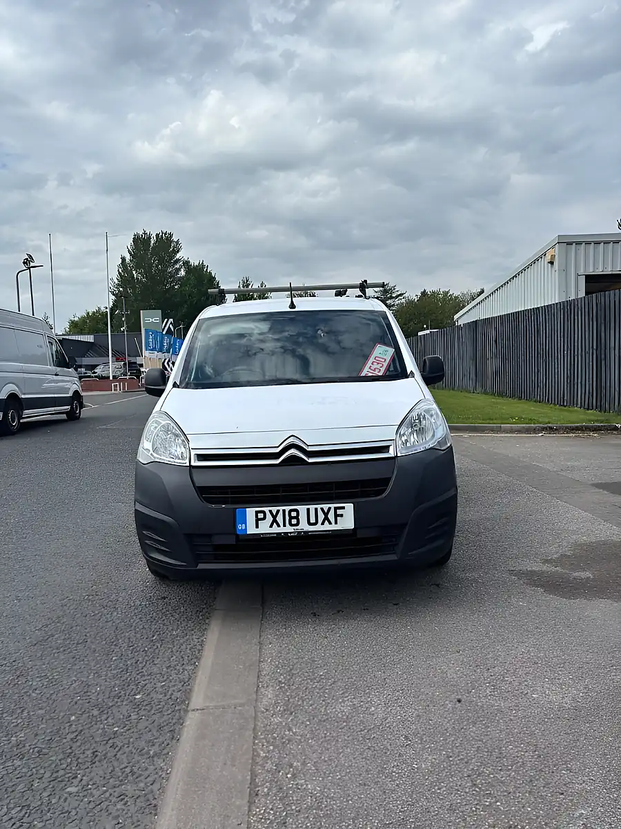 Used 2018 Citroen Berlingo White - Front View
