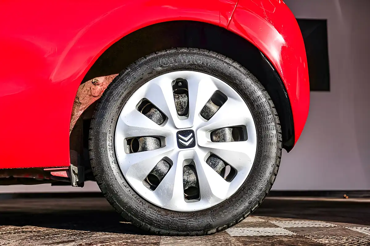 Used 2018 Citroen C1 Feel Red - Interior and Exterior details 14