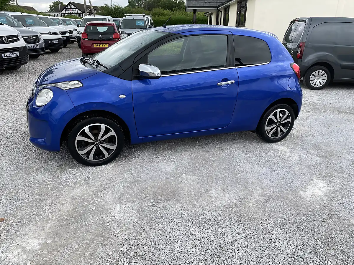 Used 2018 Citroen C1 Flair Blue - Interior and Exterior details 6