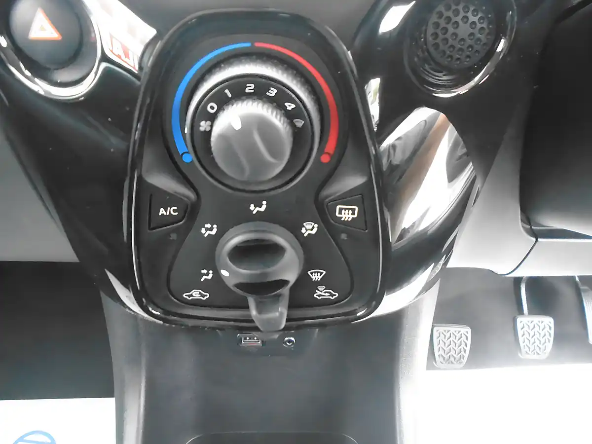 Used 2018 Citroen C1 Flair Grey - Interior and Exterior details 9