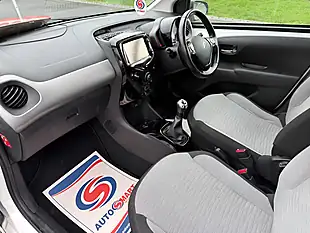 Used 2018 Citroen C1 Flair White - Interior and Exterior details 10
