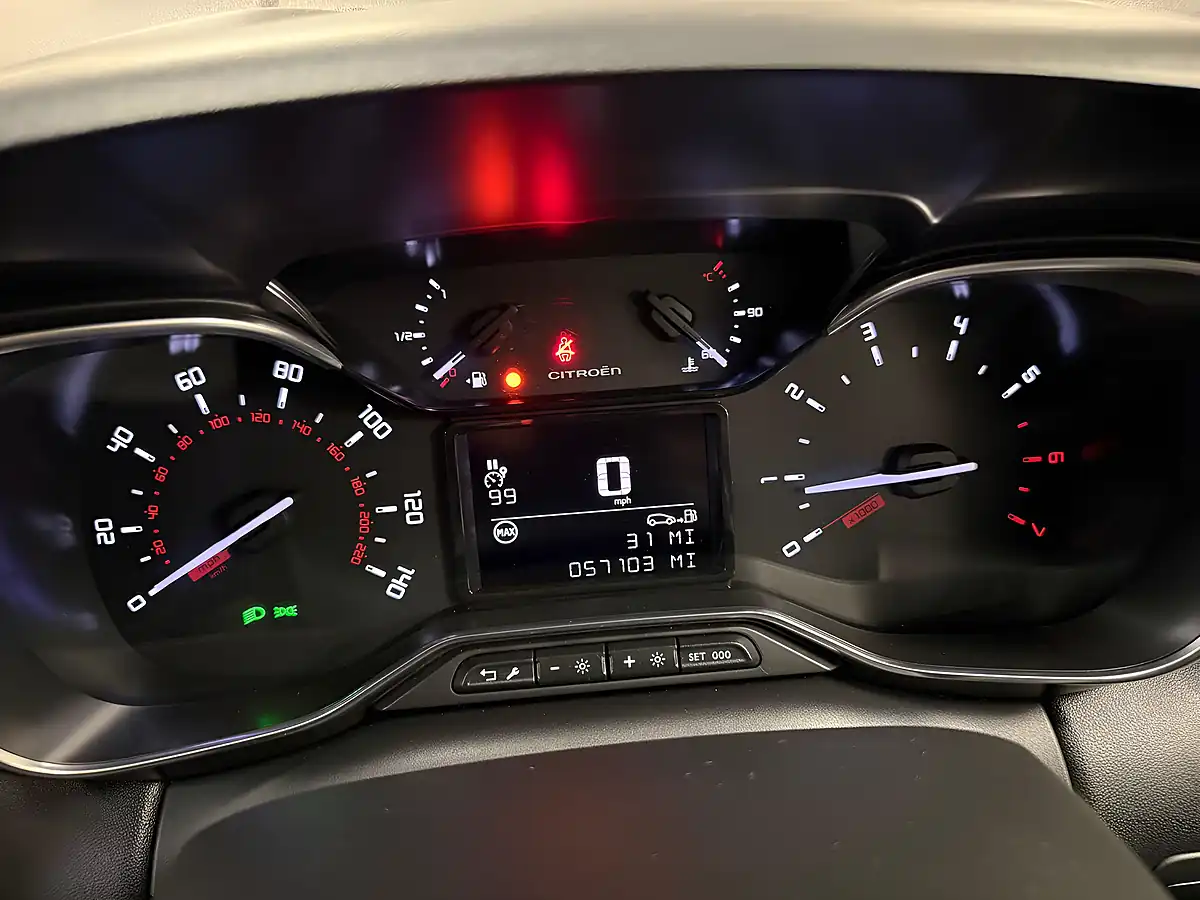Used 2018 Citroen C3 Aircross Feel Blue - Interior and Exterior details 11