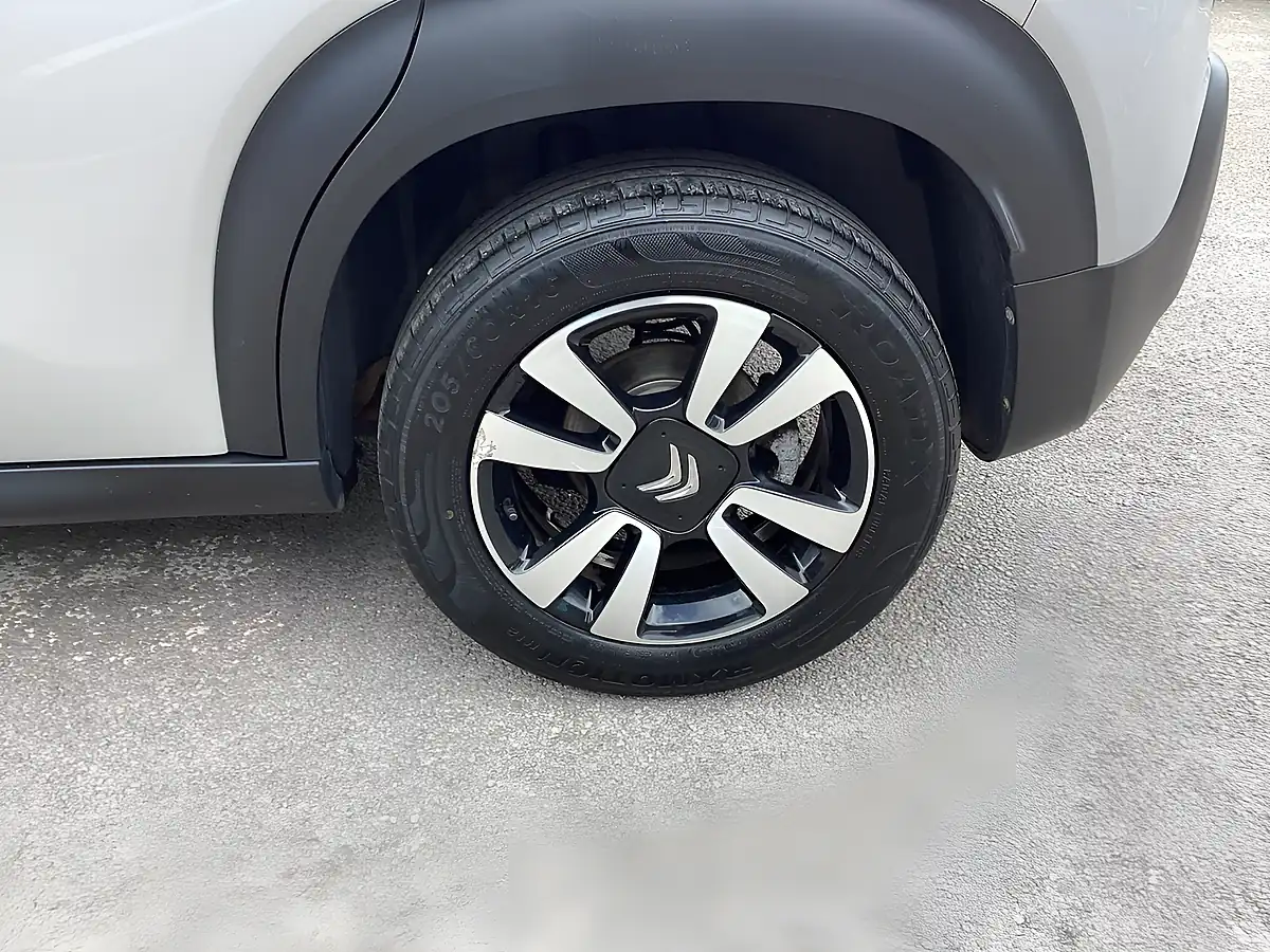Used 2018 Citroen C3 Aircross Feel Silver - Interior and Exterior details 13