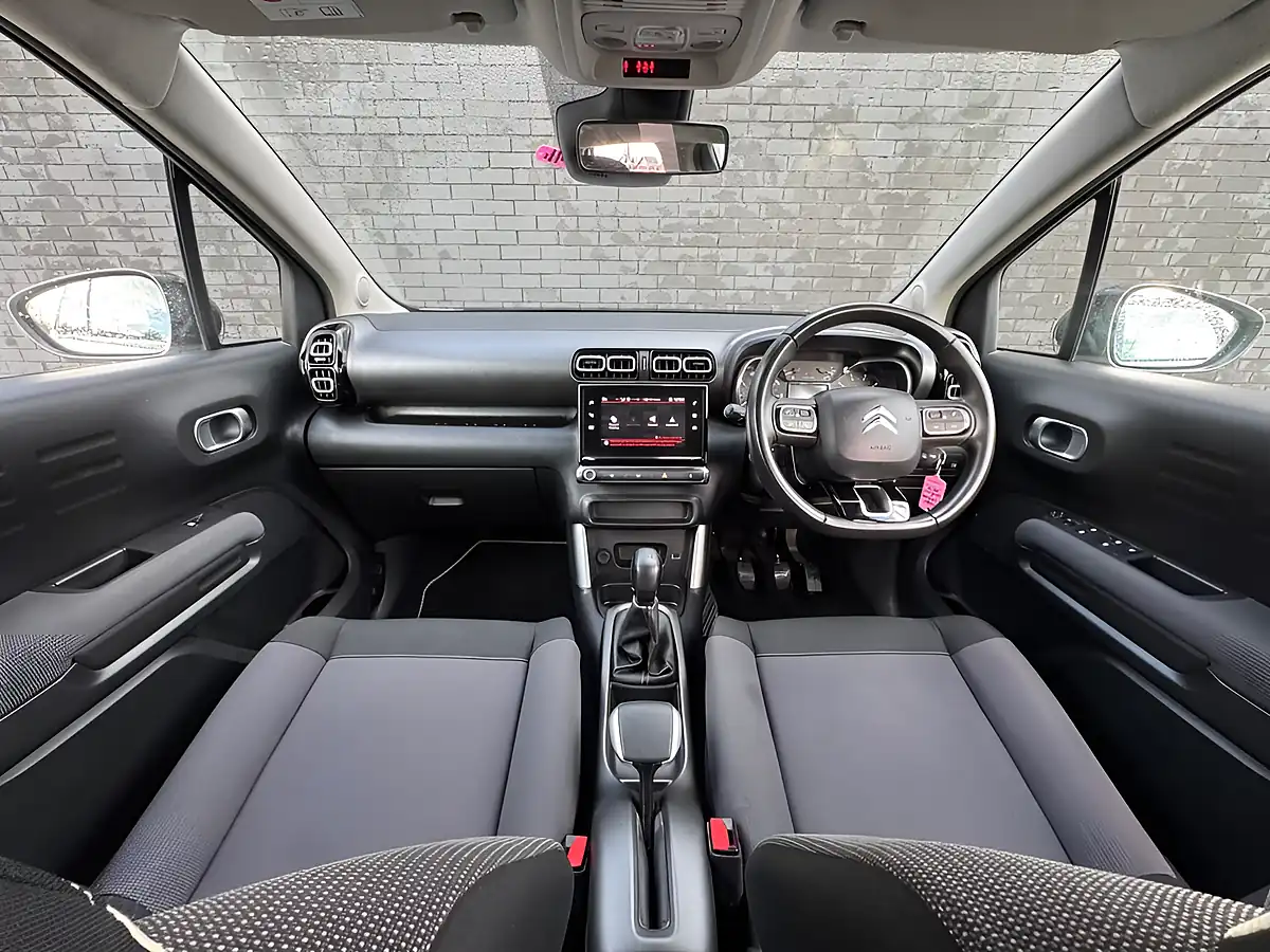 Used 2018 Citroen C3 Aircross Feel White - Interior and Exterior details 4