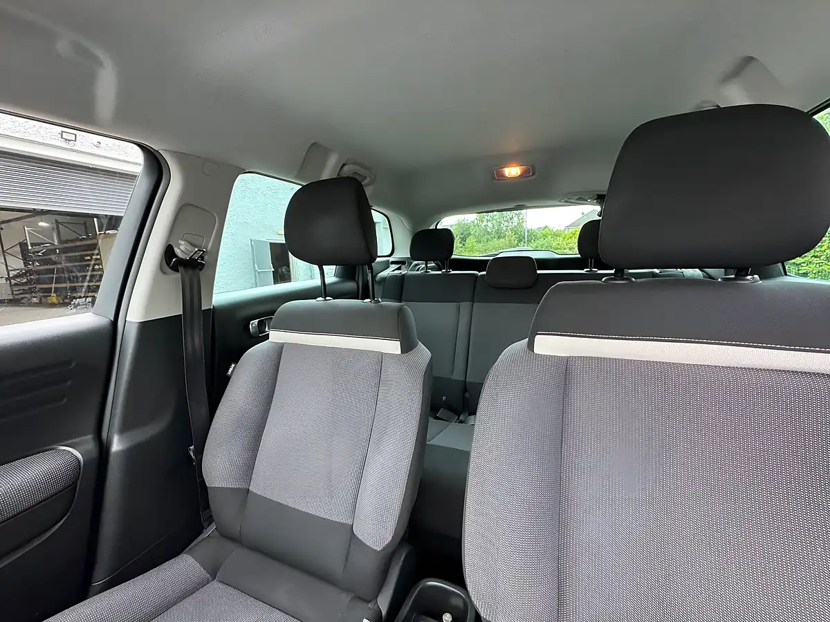 Used 2018 Citroen C3 Aircross Feel White - Interior and Exterior details 5