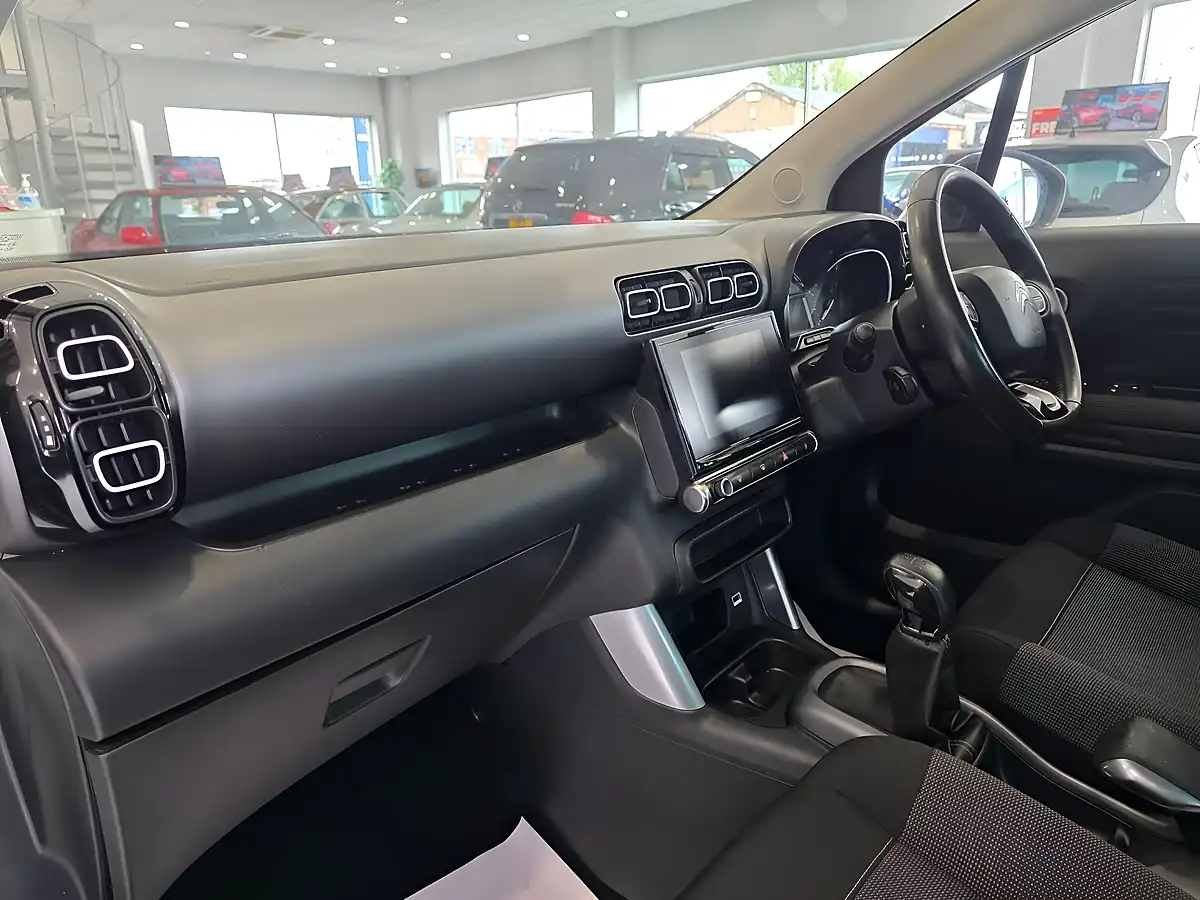 Used 2018 Citroen C3 Aircross Feel White - Interior and Exterior details 11