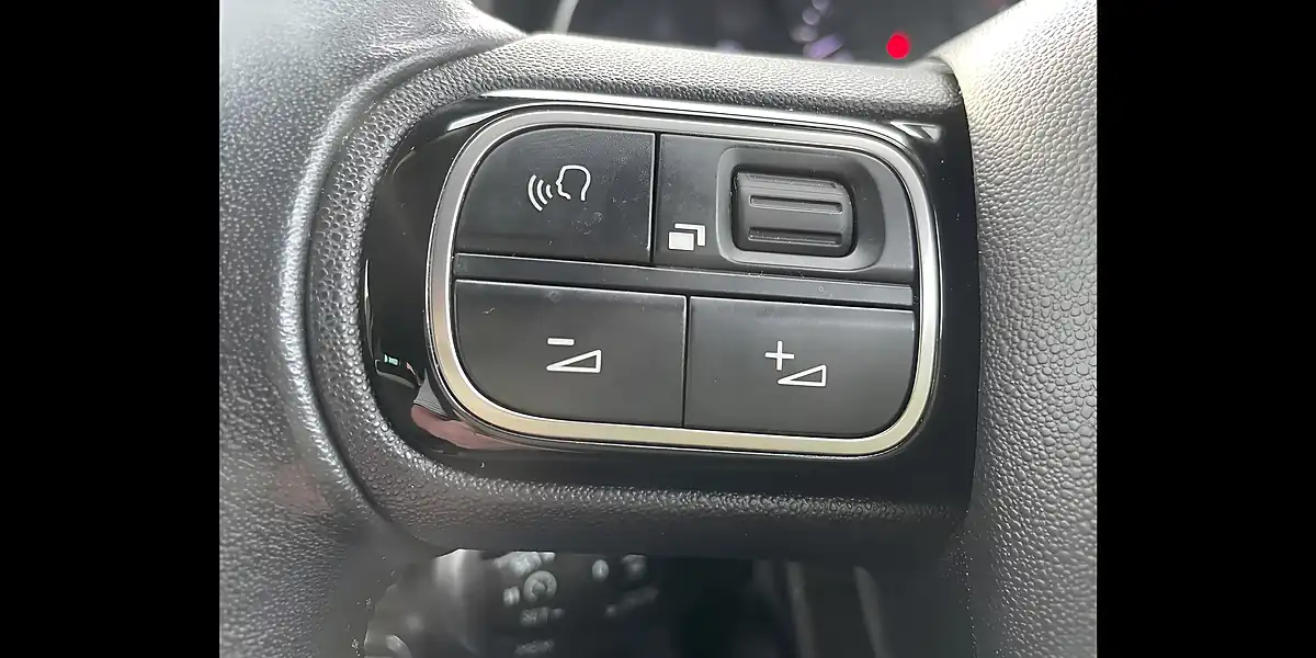 Used 2018 Citroen C3 Aircross Flair Beige - Interior and Exterior details 17