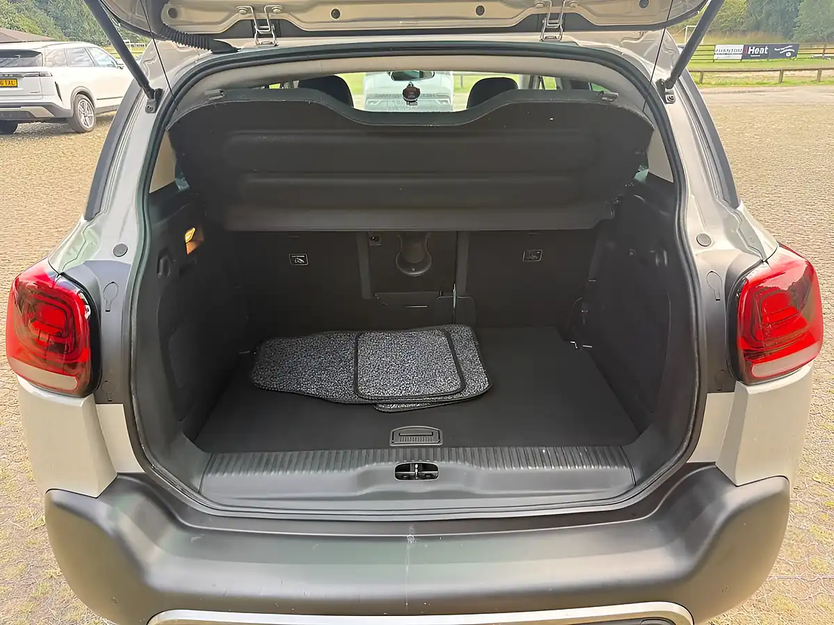 Used 2018 Citroen C3 Aircross Flair Beige - Interior and Exterior details 7