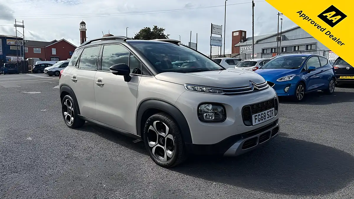 Used 2018 Citroen C3 Aircross Flair Beige - Front View