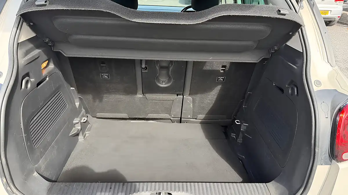 Used 2018 Citroen C3 Aircross Flair Beige - Interior and Exterior details 16