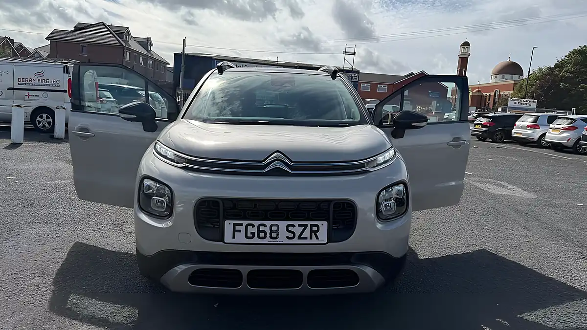 Used 2018 Citroen C3 Aircross Flair Beige - Interior and Exterior details 3