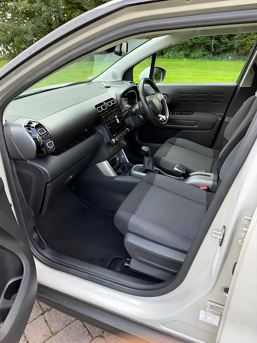 Used 2018 Citroen C3 Aircross Flair Beige - Interior and Exterior details 18