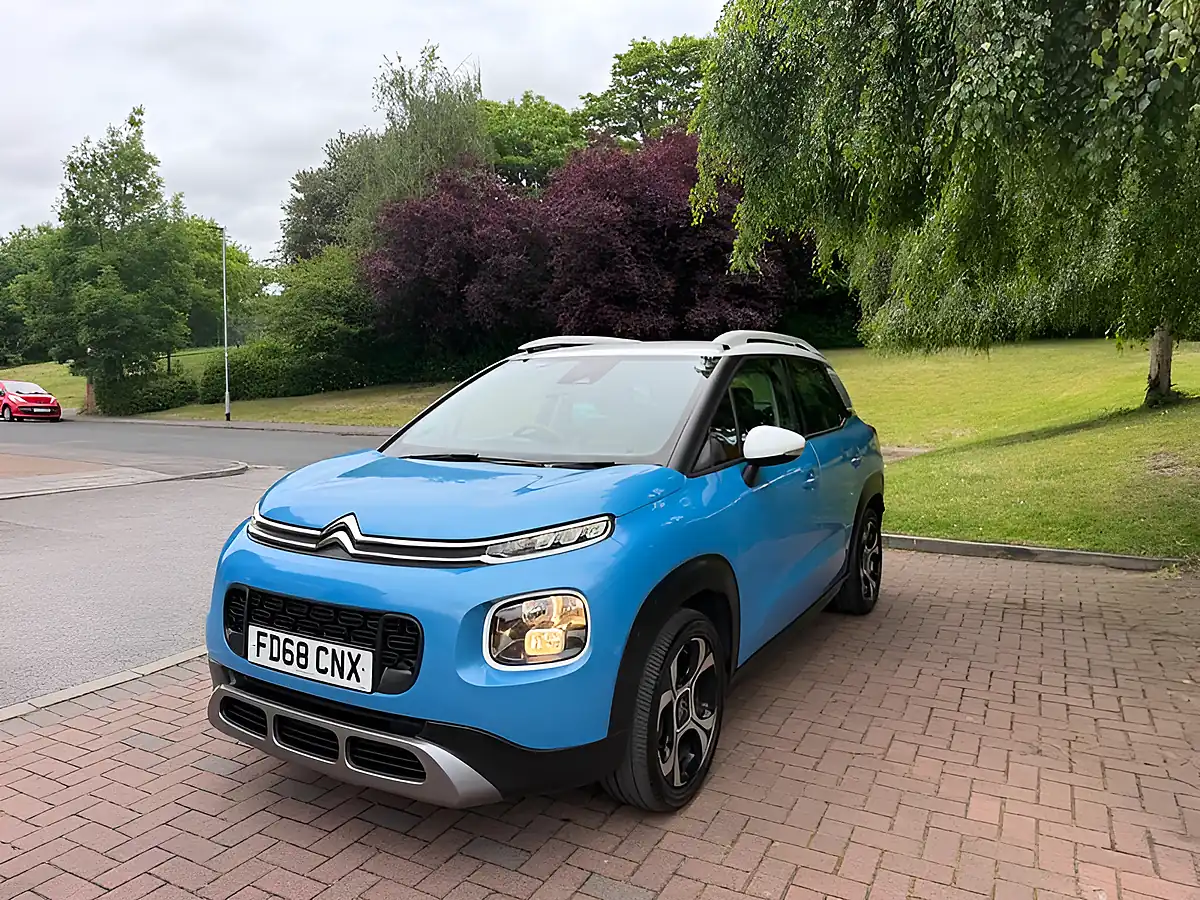 Used 2018 Citroen C3 Aircross Flair Blue - Front View
