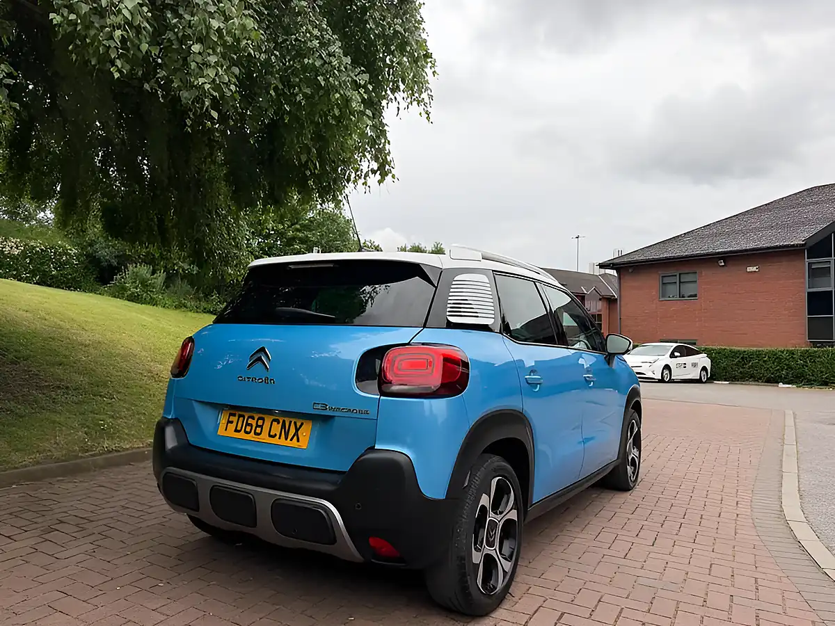 Used 2018 Citroen C3 Aircross Flair Blue - Interior and Exterior details 3