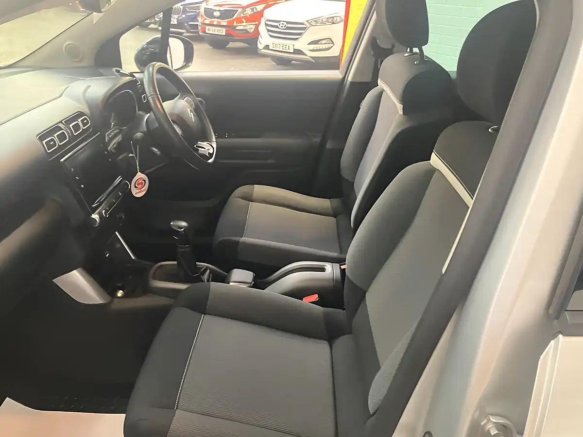 Used 2018 Citroen C3 Aircross Flair Silver - Interior and Exterior details 12