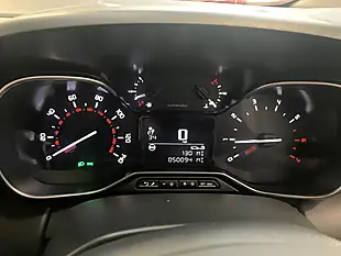 Used 2018 Citroen C3 Aircross Flair Silver - Interior and Exterior details 16