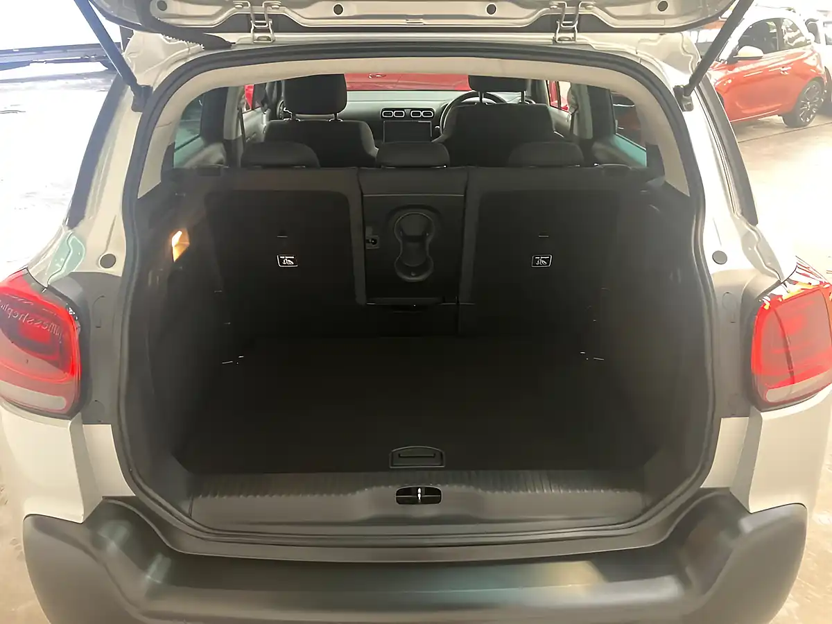 Used 2018 Citroen C3 Aircross Flair Silver - Interior and Exterior details 8