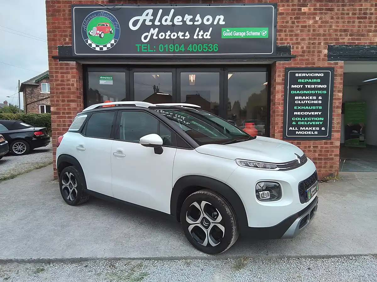 Used 2018 Citroen C3 Aircross Flair White - Front View