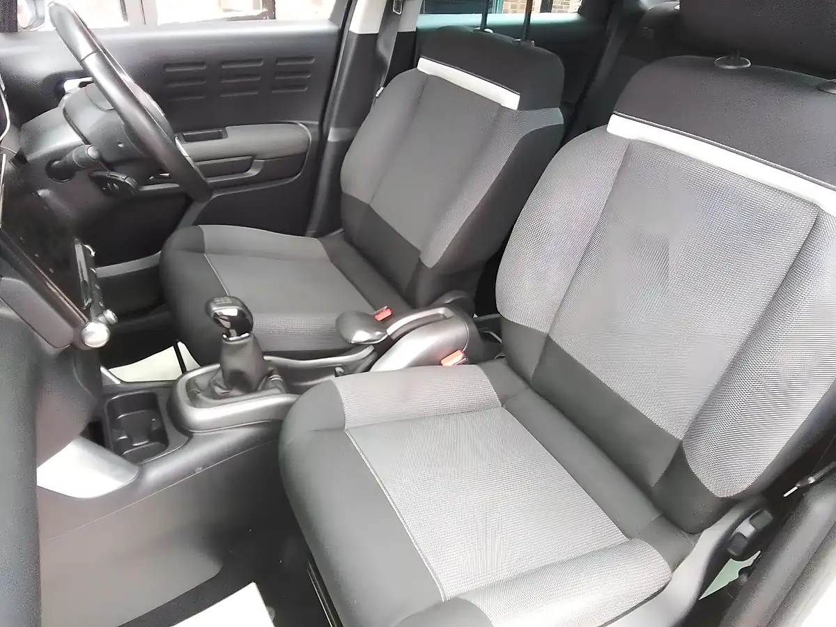 Used 2018 Citroen C3 Aircross Flair White - Interior and Exterior details 17