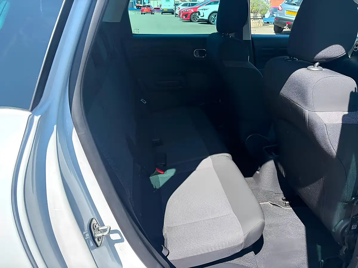 Used 2018 Citroen C3 Aircross Flair White - Interior and Exterior details 10