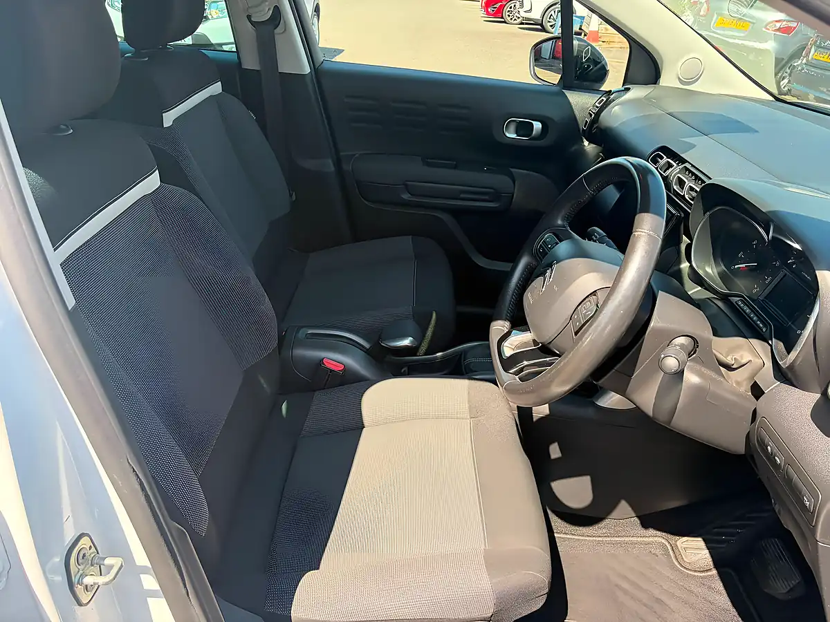 Used 2018 Citroen C3 Aircross Flair White - Interior and Exterior details 3