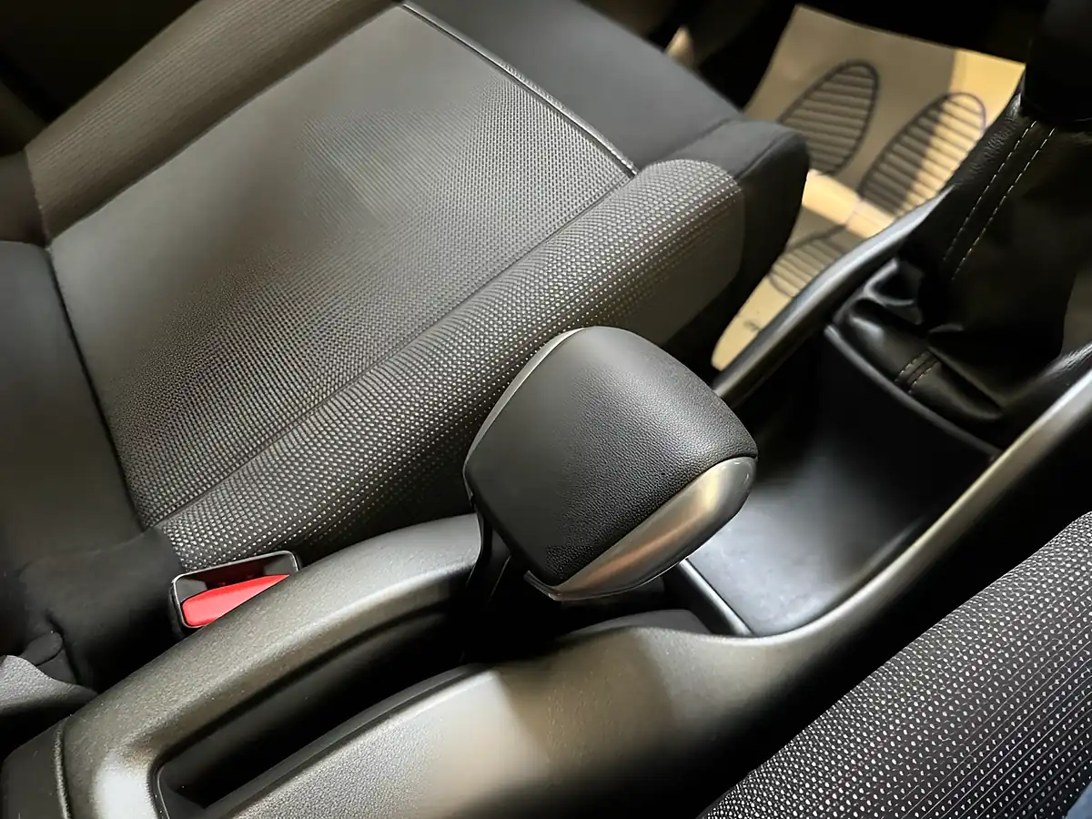 Used 2018 Citroen C3 Aircross Flair White - Interior and Exterior details 11