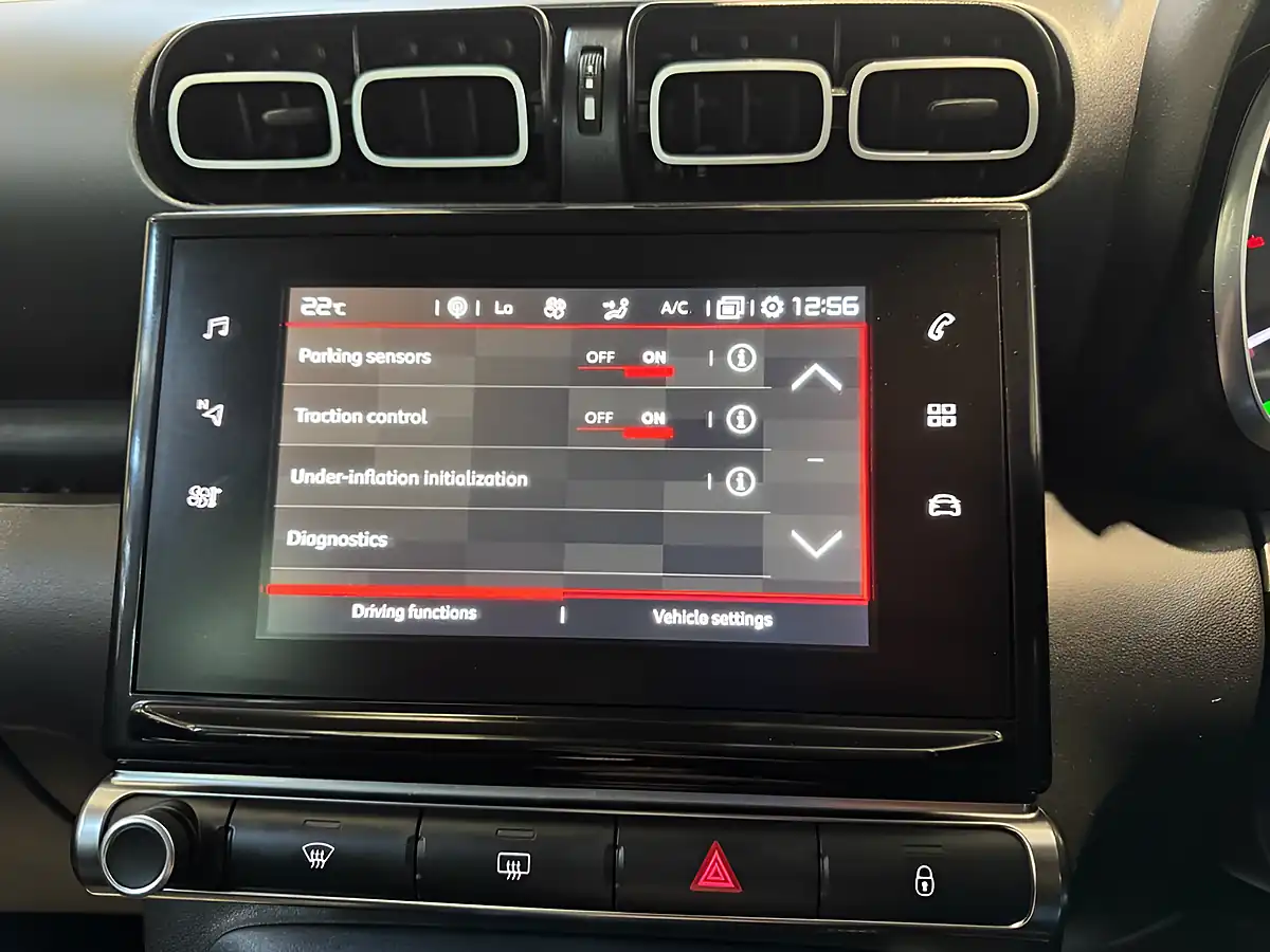 Used 2018 Citroen C3 Aircross Flair White - Interior and Exterior details 18