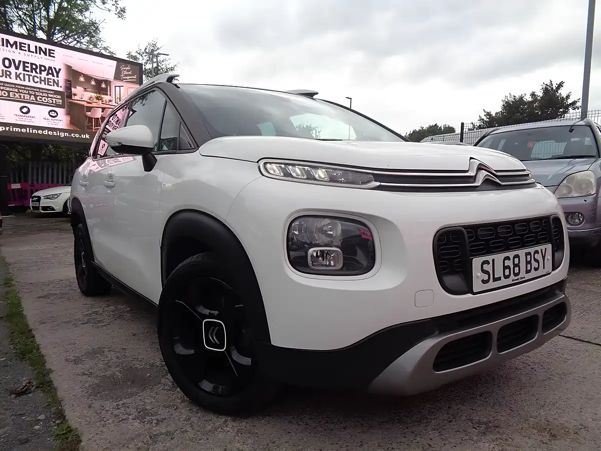 Used 2018 Citroen C3 Aircross Flair White - Front View
