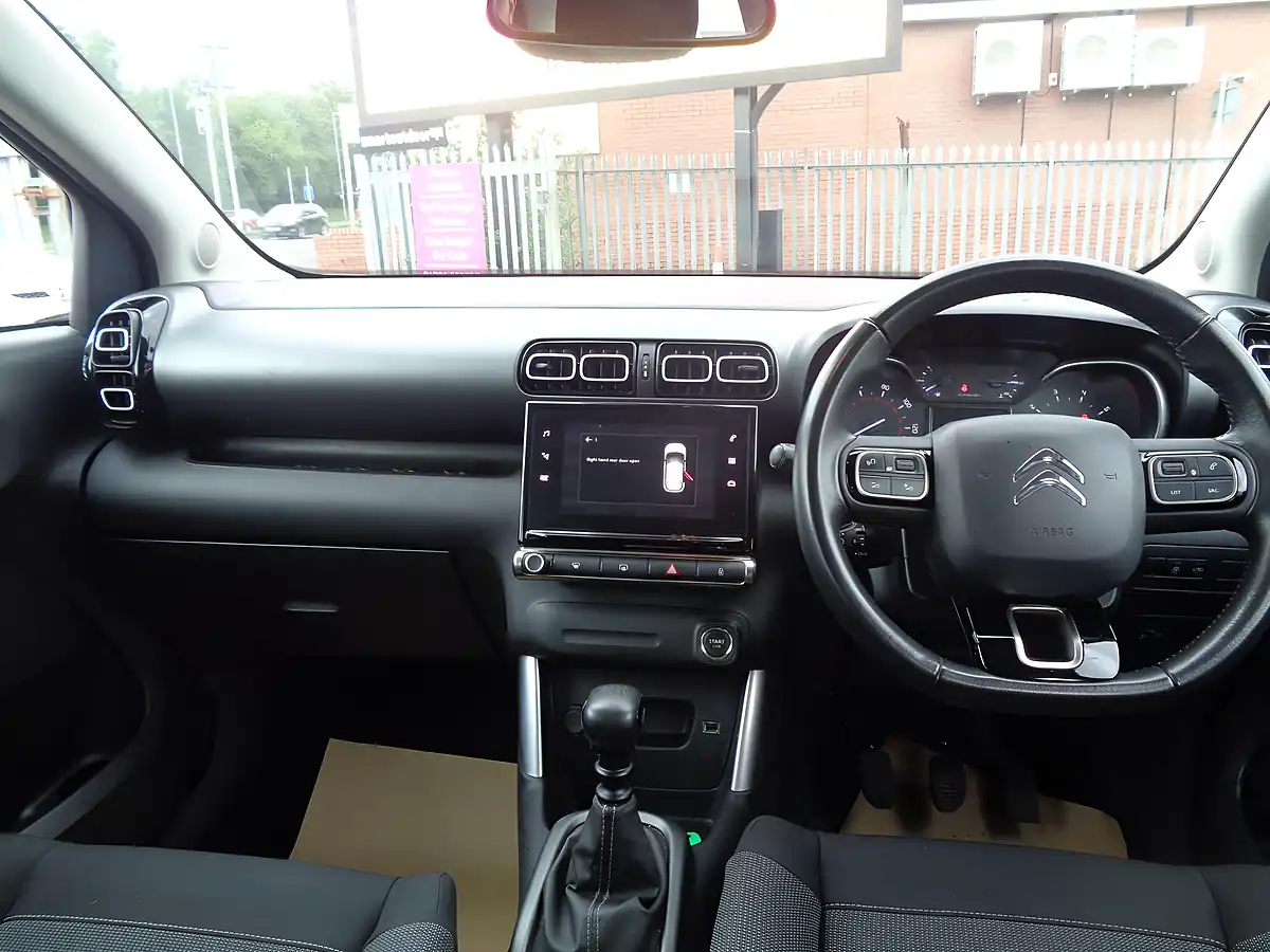 Used 2018 Citroen C3 Aircross Flair White - Interior and Exterior details 13