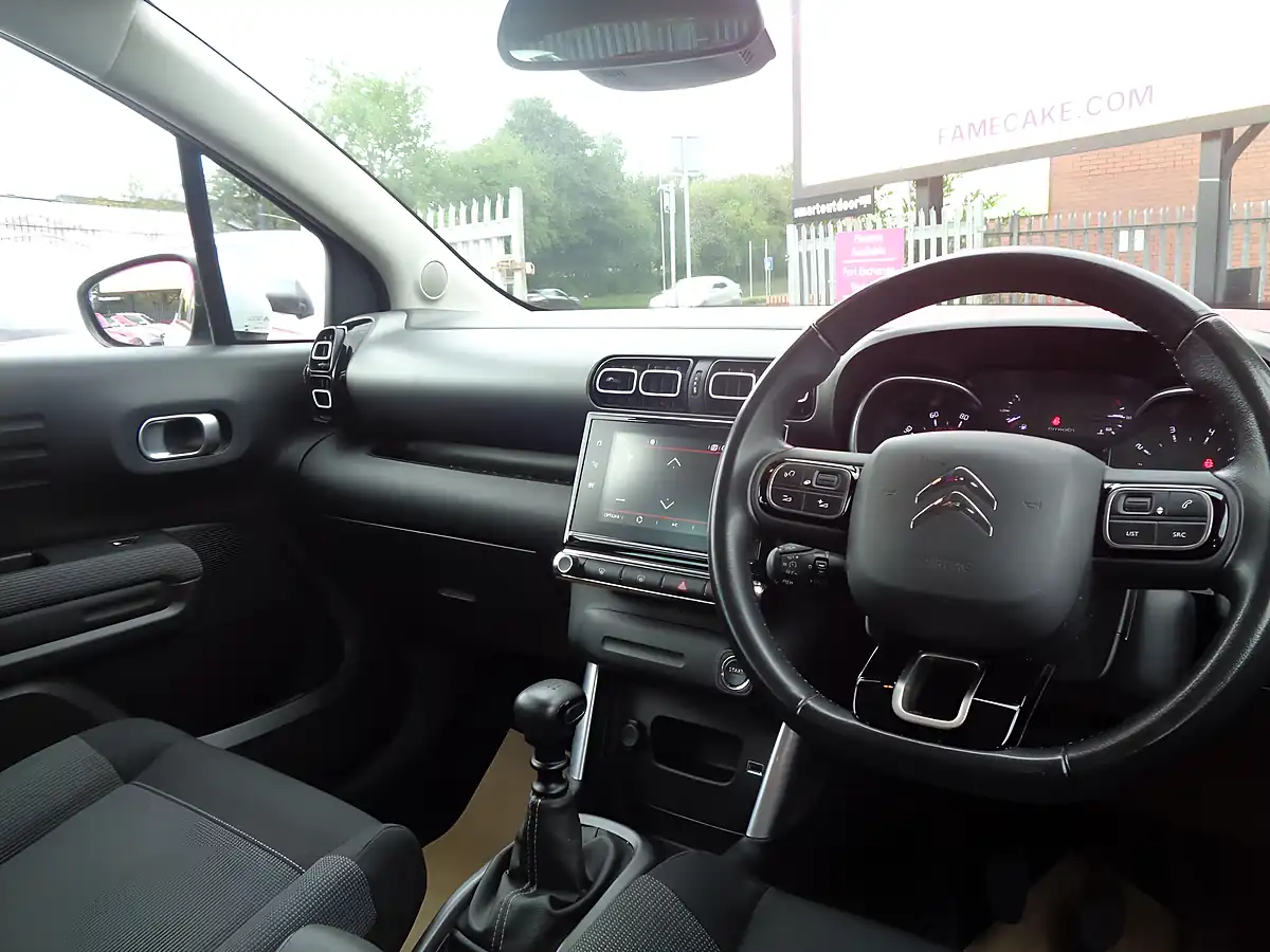 Used 2018 Citroen C3 Aircross Flair White - Interior and Exterior details 14