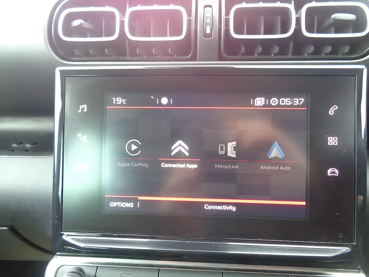 Used 2018 Citroen C3 Aircross Flair White - Interior and Exterior details 15