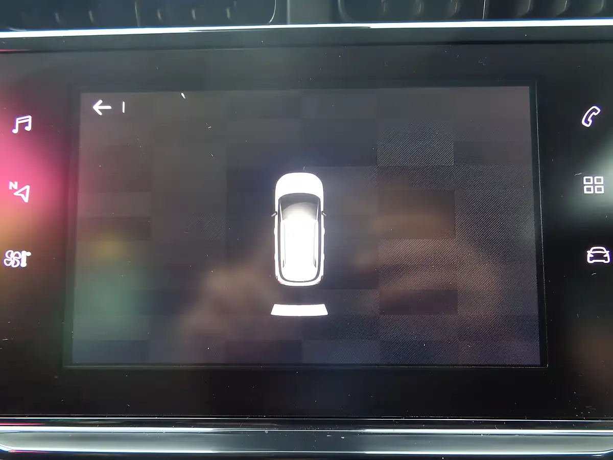 Used 2018 Citroen C3 Aircross Flair White - Interior and Exterior details 19