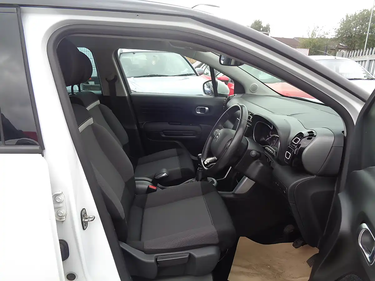 Used 2018 Citroen C3 Aircross Flair White - Interior and Exterior details 9