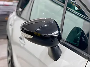 Used 2018 Citroen C3 Aircross Flair White - Interior and Exterior details 13