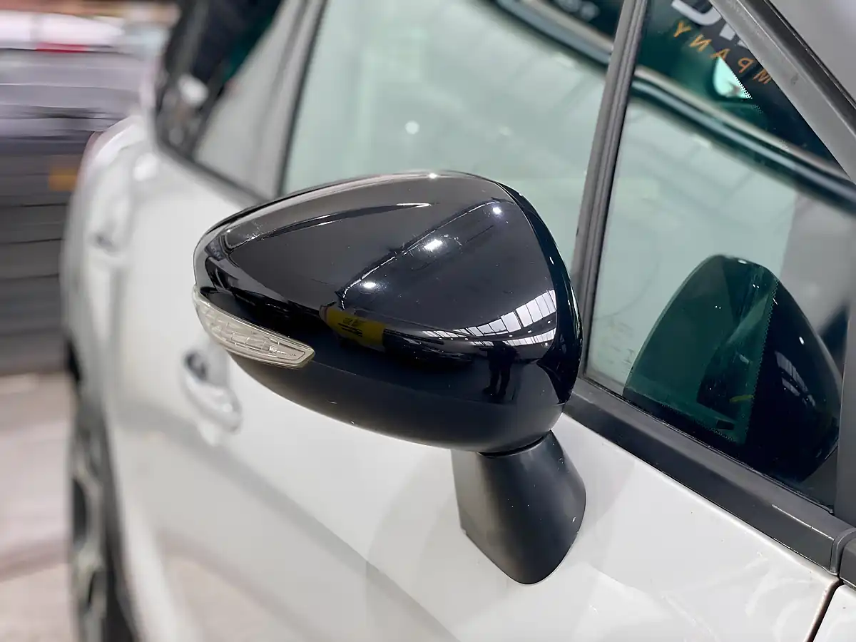 Used 2018 Citroen C3 Aircross Flair White - Interior and Exterior details 13