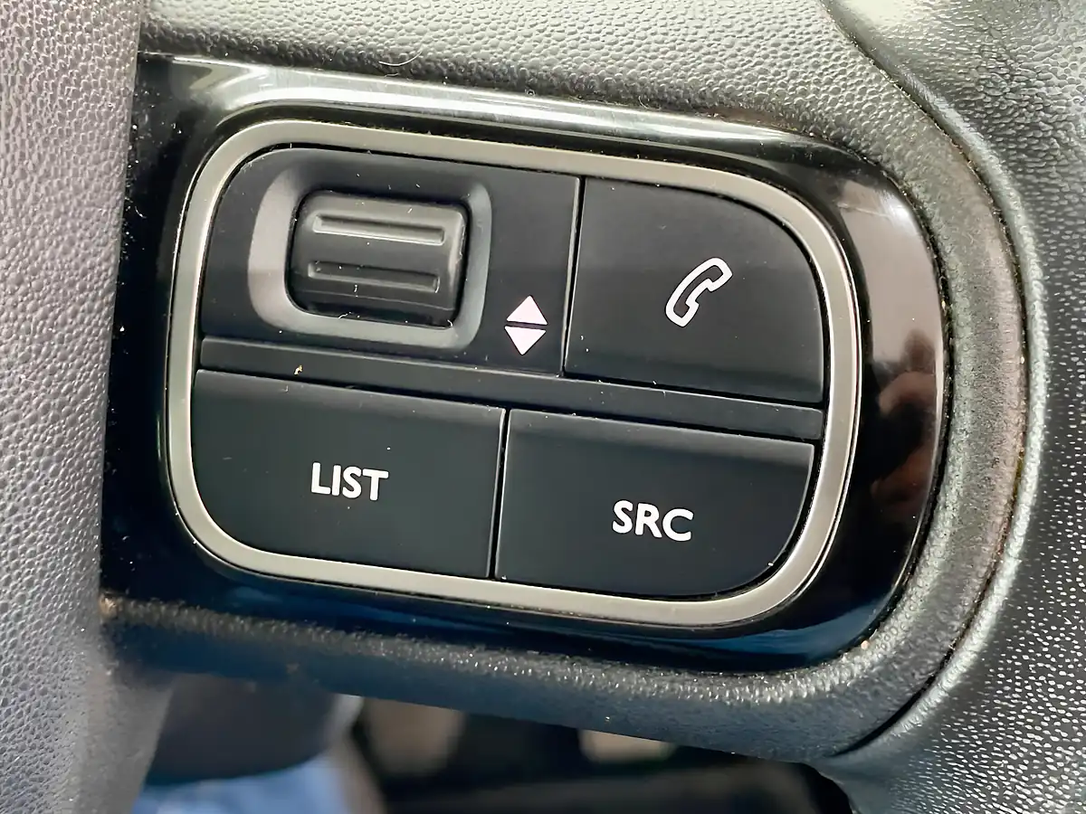 Used 2018 Citroen C3 Aircross Flair White - Interior and Exterior details 18