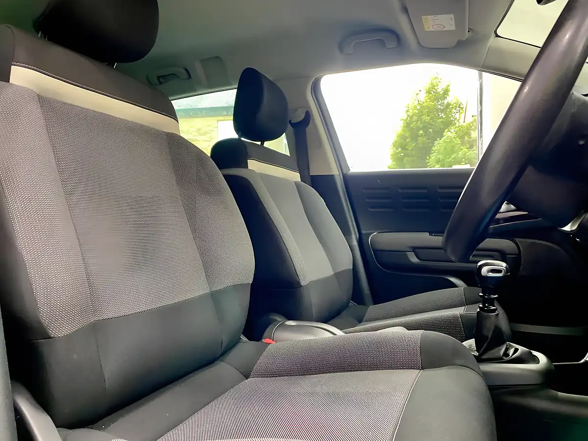 Used 2018 Citroen C3 Aircross Flair White - Interior and Exterior details 7