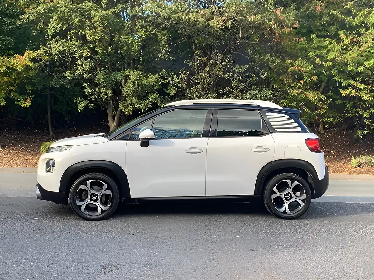 Used 2018 Citroen C3 Aircross Flair White - Interior and Exterior details 10