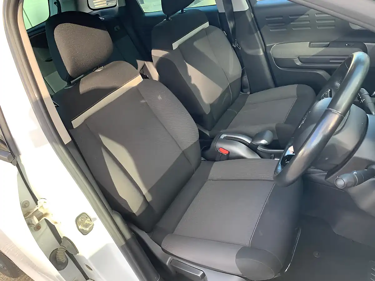 Used 2018 Citroen C3 Aircross Flair White - Interior and Exterior details 13