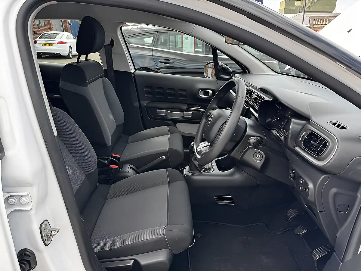 Used 2018 Citroen C3 Feel Banquise White - Interior and Exterior details 3