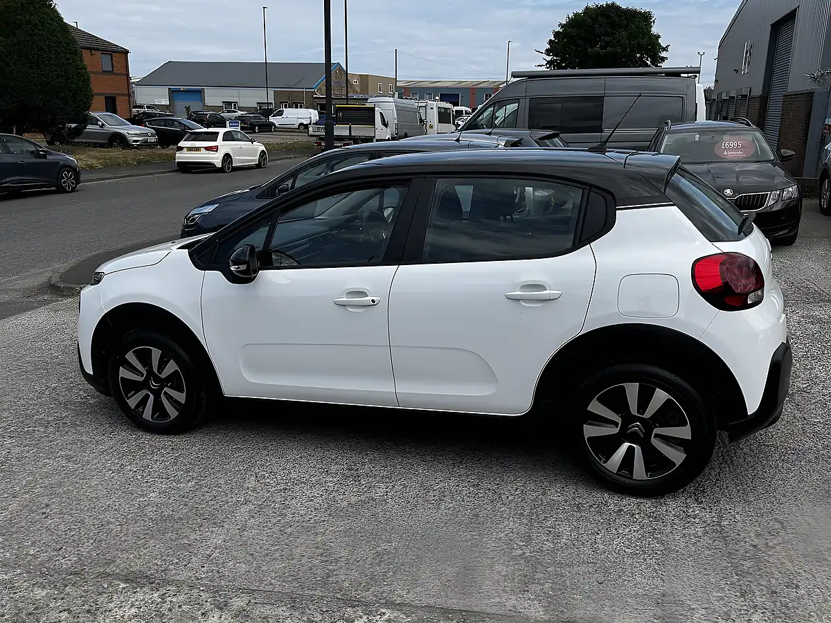 Used 2018 Citroen C3 Feel Banquise White - Interior and Exterior details 9
