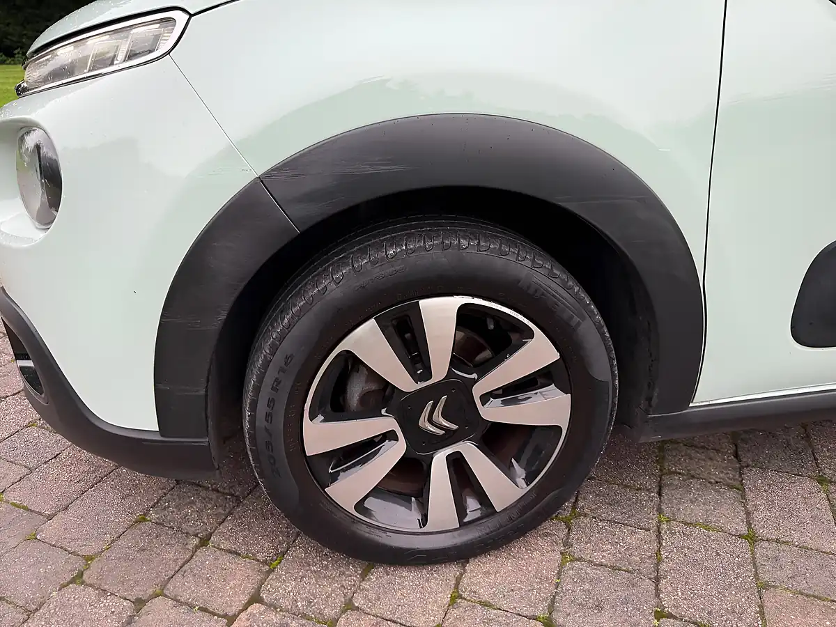 Used 2018 Citroen C3 Flair Green - Interior and Exterior details 11
