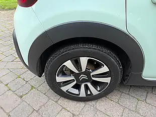 Used 2018 Citroen C3 Flair Green - Interior and Exterior details 12