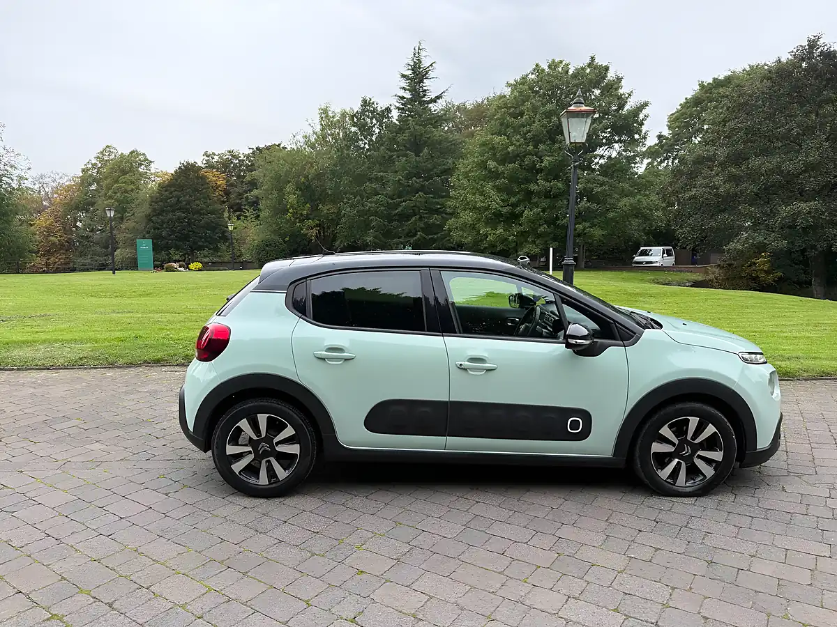 Used 2018 Citroen C3 Flair Green - Interior and Exterior details 4