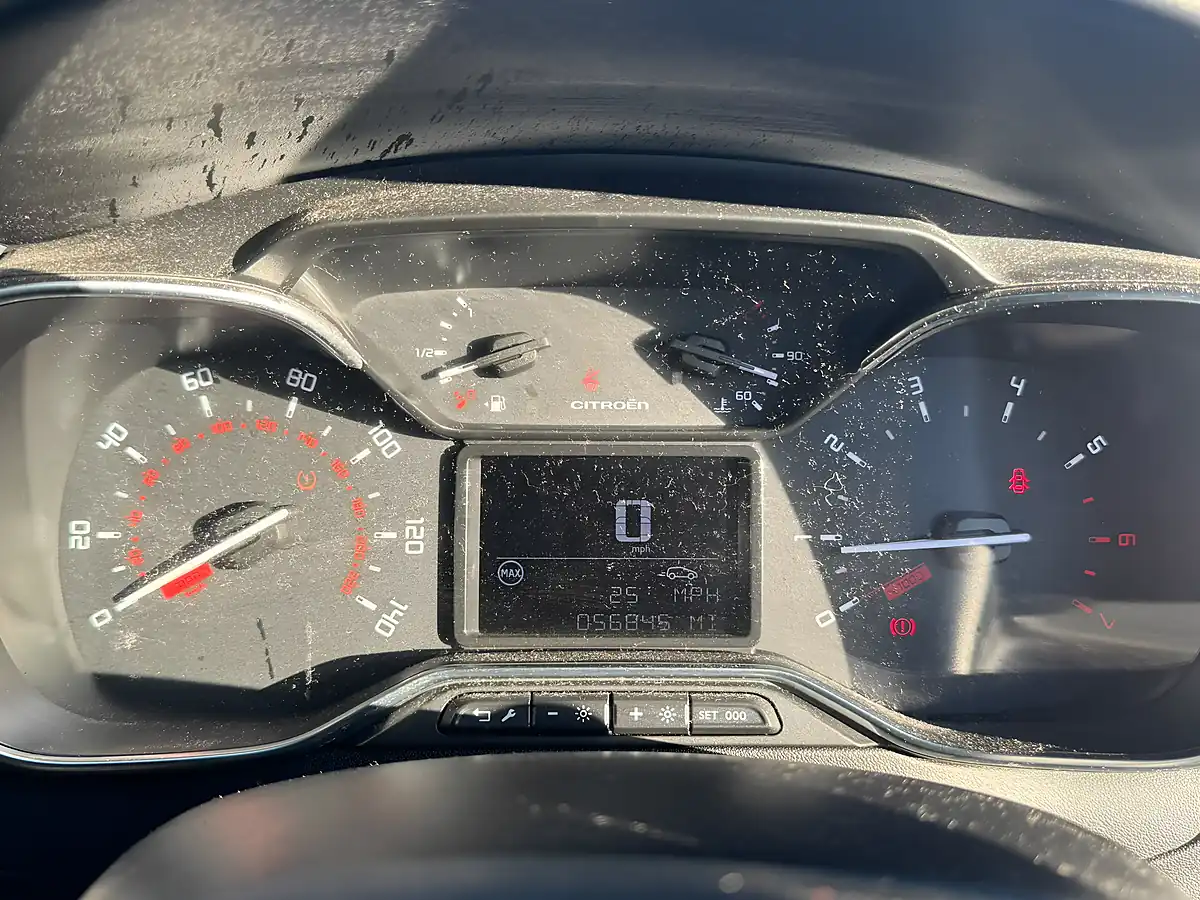 Used 2018 Citroen C3 Flair Grey - Interior and Exterior details 14