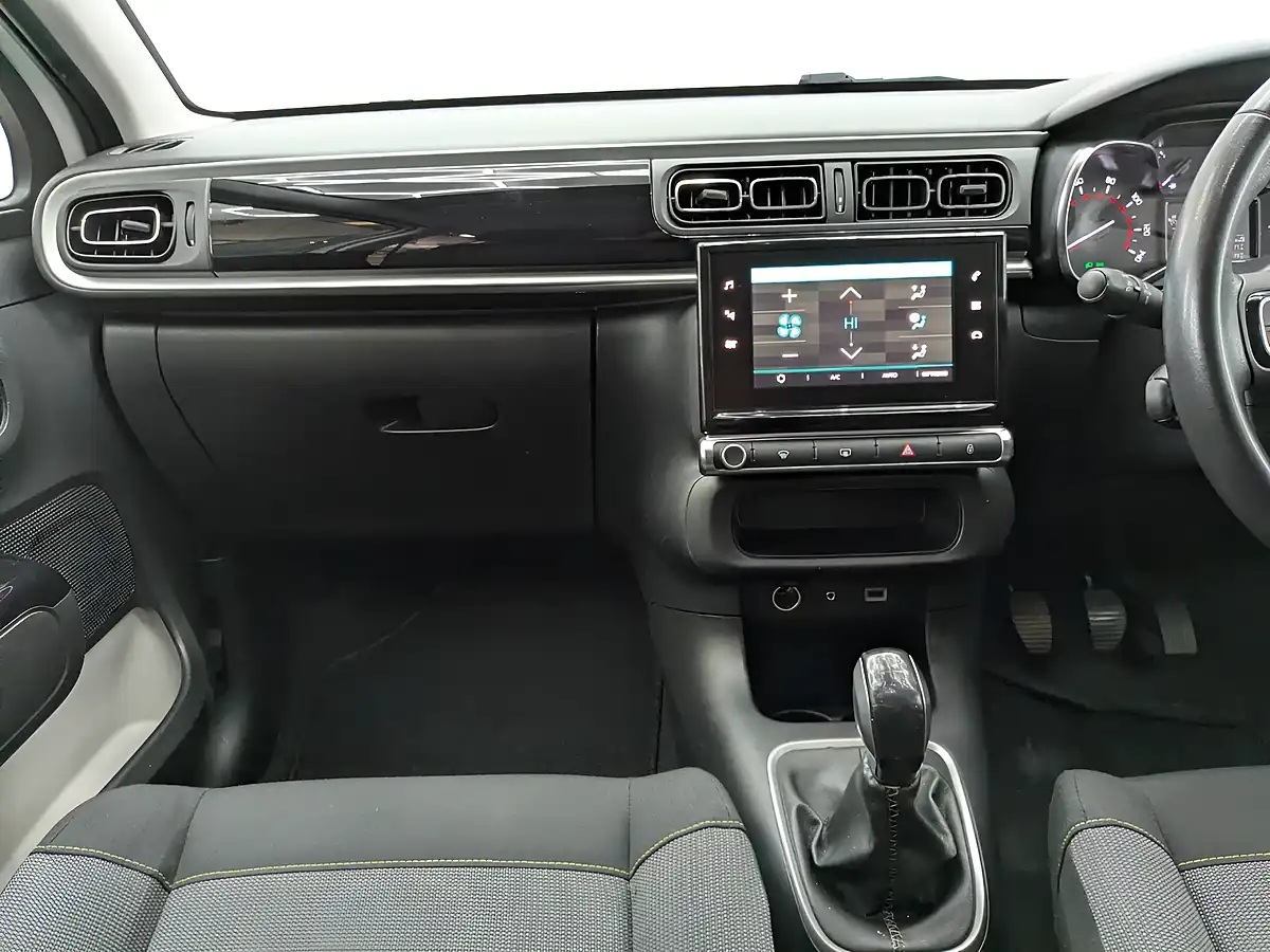 Used 2018 Citroen C3 Flair Polar White - Interior and Exterior details 17