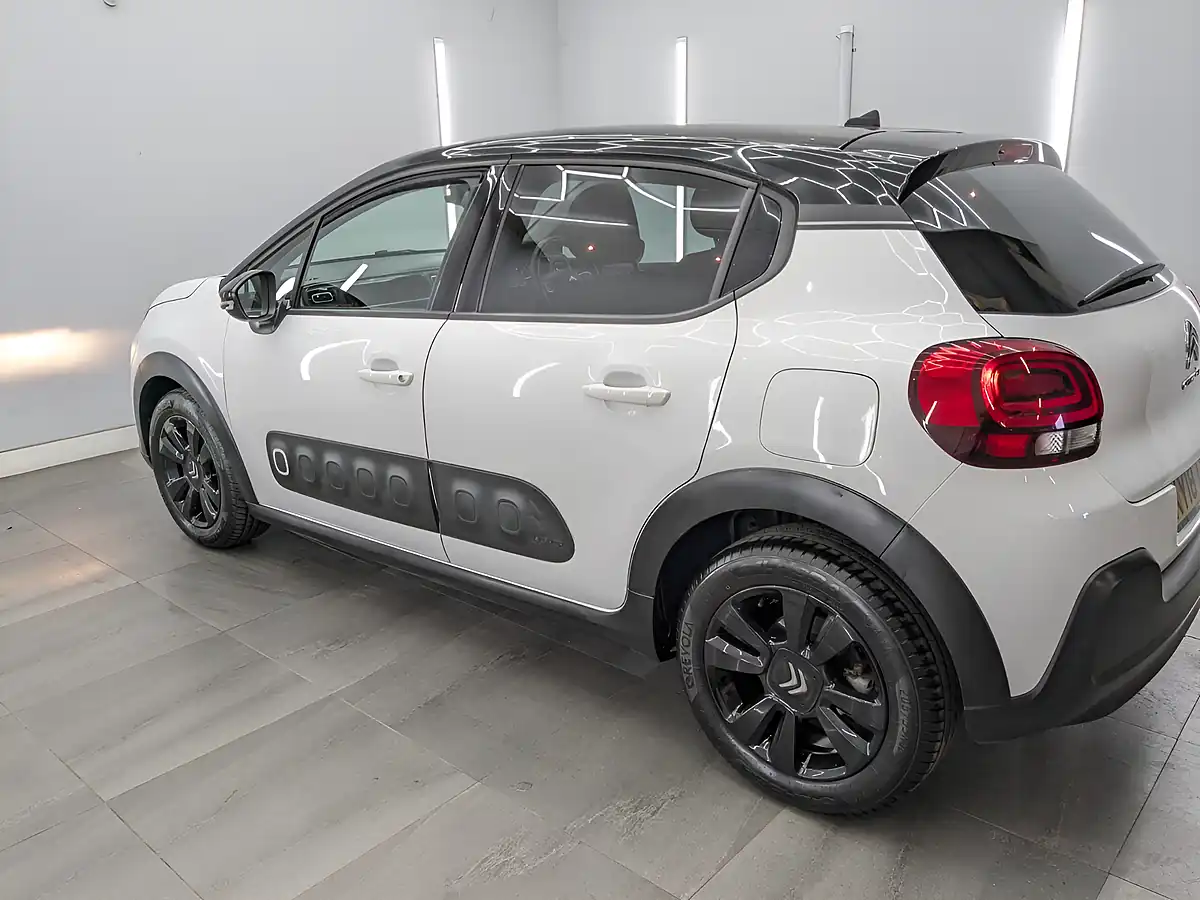 Used 2018 Citroen C3 Flair Polar White - Interior and Exterior details 6