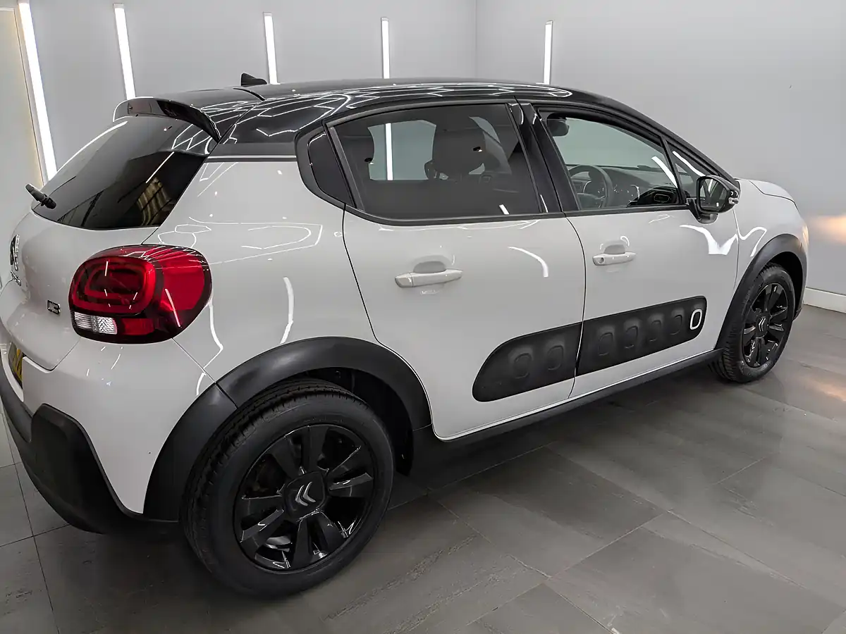 Used 2018 Citroen C3 Flair Polar White - Interior and Exterior details 8